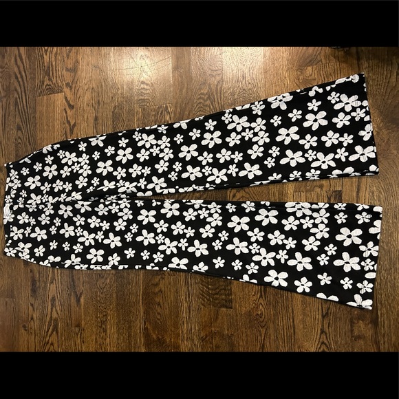 Urban Outfitters Bell Bottom XS - Picture 2 of 2